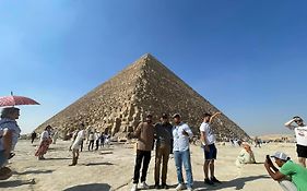 Momen Pyramids Inn